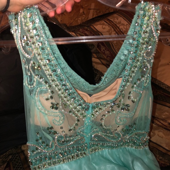 Prom dress - Picture 3 of 3